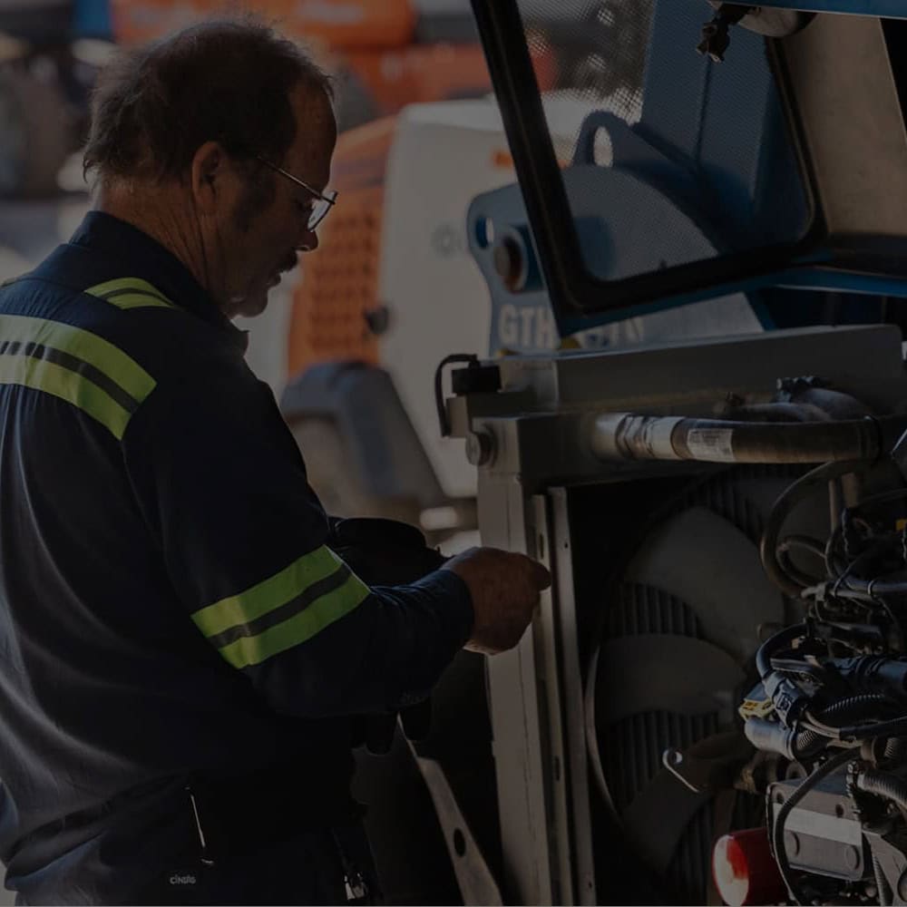 Is Your Fuel Pump Failing? Symptoms, Causes, and Fixes