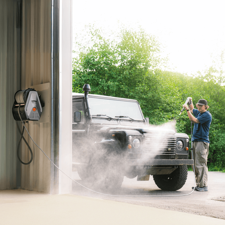Giraffe Tools Grandfalls Retractable Pressure Washer Plus